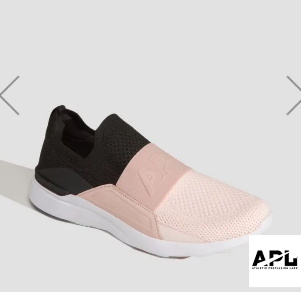APL WOMENS TECHLOOM BLISS 7.5 PINK/BLACK EXCELLENT USED CONDITION